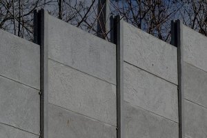 Ogrodzenie z płyt betonowych